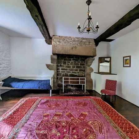 Les Gites De La Cabache Montaigu-les-Bois Esterno foto