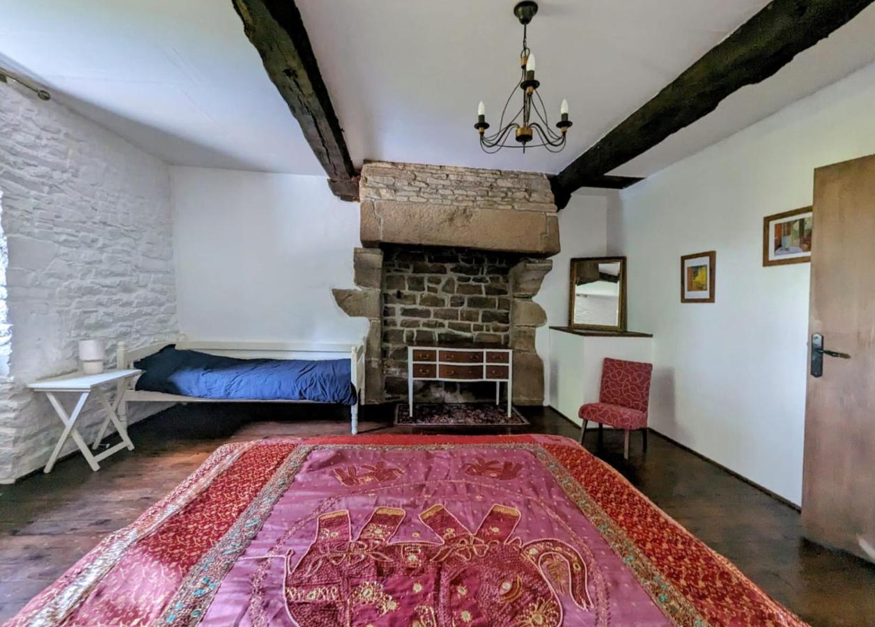 Les Gites De La Cabache Montaigu-les-Bois Esterno foto