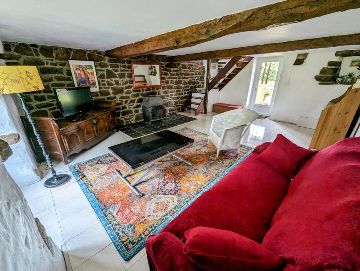 Les Gites De La Cabache Montaigu-les-Bois Esterno foto