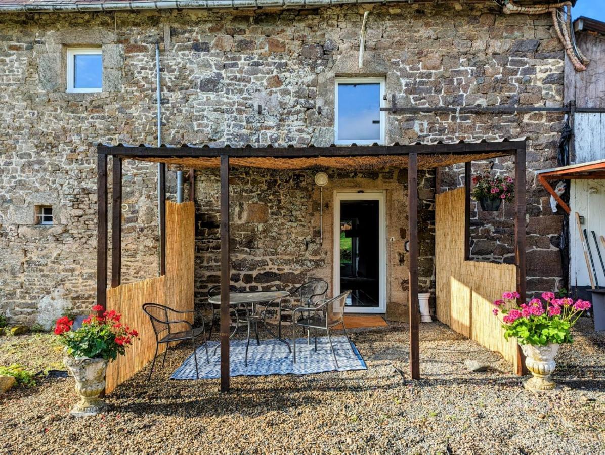Les Gites De La Cabache Montaigu-les-Bois Esterno foto