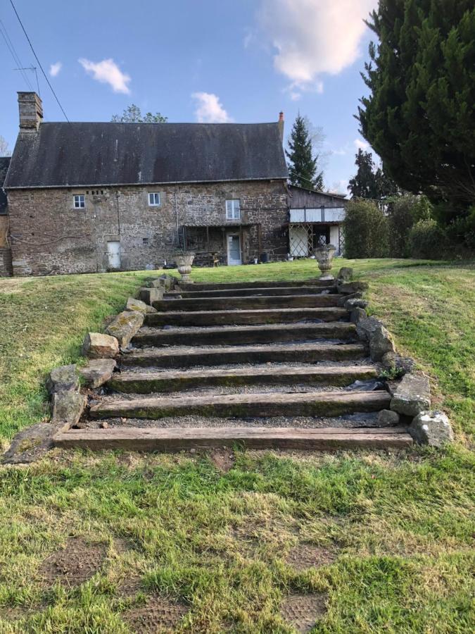 Les Gites De La Cabache Montaigu-les-Bois Esterno foto