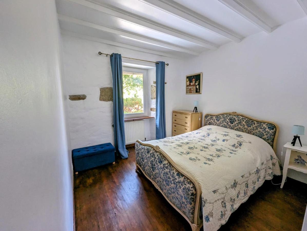 Les Gites De La Cabache Montaigu-les-Bois Esterno foto